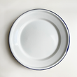 Load image into Gallery viewer, Outlet Camping 24CM Enamel Flat Plate - White