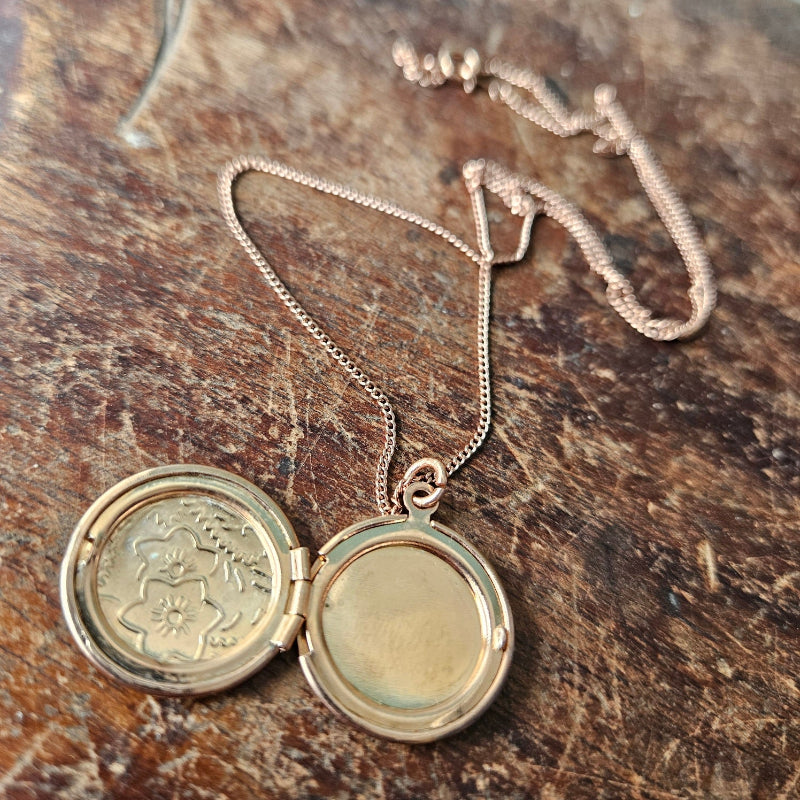 Round Locket with flower detail  rosegold necklace