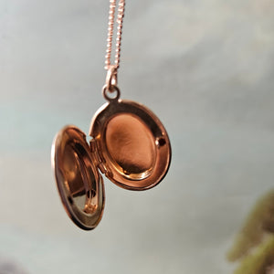 Oval locket necklace rosegold