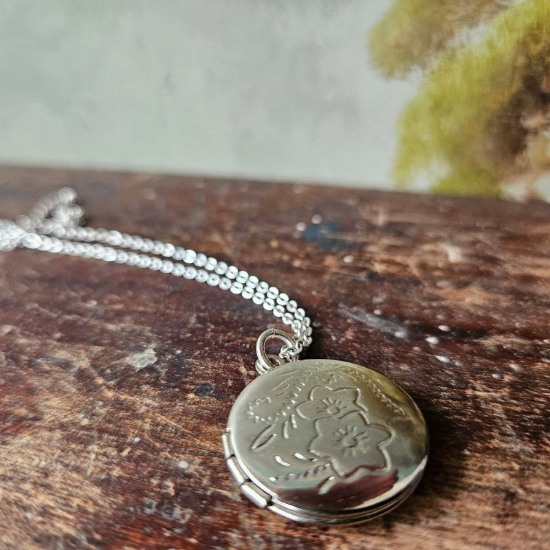 Round Embossed silver locket