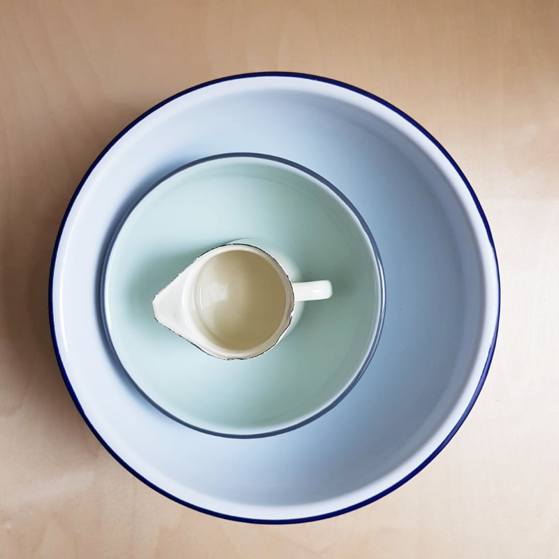 Enamel Mixing Bowl 24cm - White/Blue