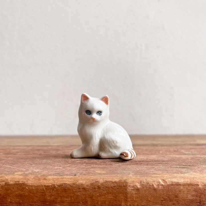Ceramic Cat Sitting